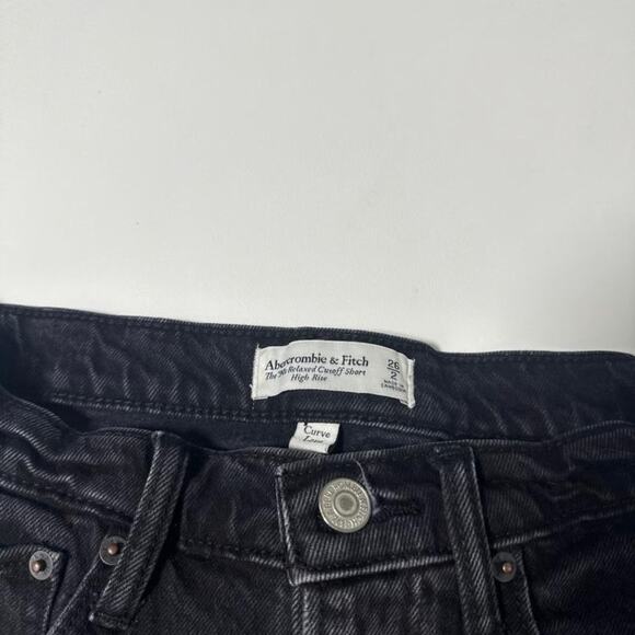 Abercrombie & Fitch Curve Love 90's Relaxed High Rise Cutoff Shorts - Picture 4 of 4